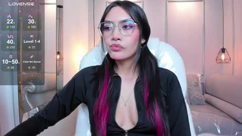 Azura online show from September 24, 2025, 7:28 pm