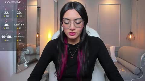 Azura online show from December 2, 2025, 7:09 pm