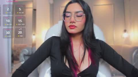 Azura online show from February 9, 2026, 7:40 pm