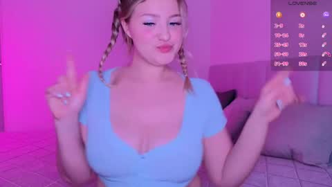 Snapshot of b_e_l_l_a__t_r_i_x chatting on April 29, 2026, 2:37 am Bella Wooowww online show from April 29, 2026, 2:37 am