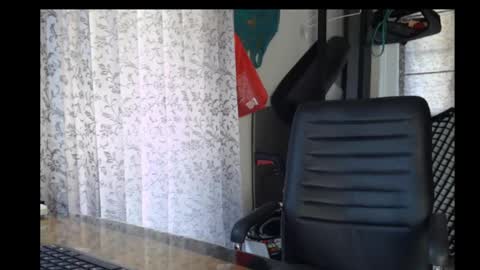Snapshot of baba_yaga___ chatting on February 11, 2025, 5:47 am Jake online show from February 11, 2025, 5:47 am