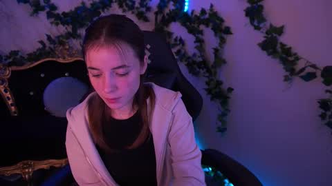 Babe online show from October 31, 2025, 8:15 am