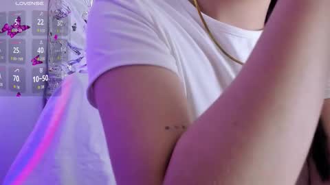 Queen B online show from March 26, 2026, 6:24 pm