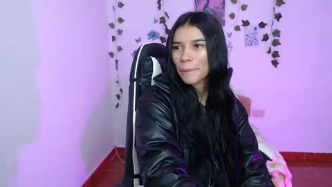 babenik_777 online show from October 29, 2025, 8:38 am