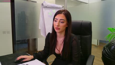 Snapshot of babesgowild chatting on January 20, 2025, 8:40 pm Olivia and Lexi online show from January 20, 2025, 8:40 pm