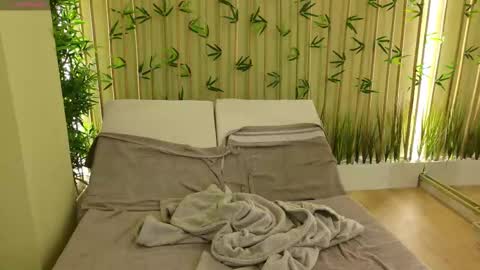 Snapshot of babesgowild chatting on February 21, 2025, 8:40 am Olivia and Lexi online show from February 21, 2025, 8:40 am