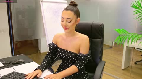 Snapshot of babesgowild chatting on March 7, 2025, 5:18 am Olivia and Lexi online show from March 7, 2025, 5:18 am