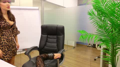 Snapshot of babesgowild chatting on March 10, 2025, 5:11 am Olivia and Lexi online show from March 10, 2025, 5:11 am