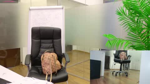 Snapshot of babesgowild chatting on March 10, 2025, 8:15 am Olivia and Lexi online show from March 10, 2025, 8:15 am