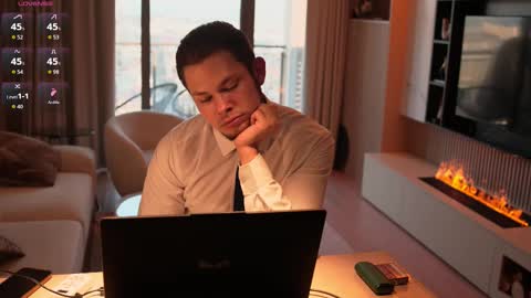 Luna and Medina online show from February 8, 2026, 2:53 pm