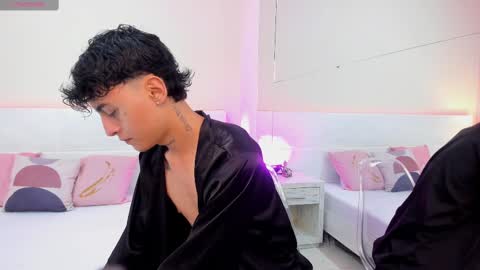 Ander online show from March 8, 2025, 7:42 pm