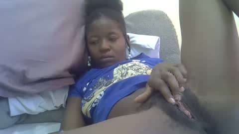 baby_facii online show from February 10, 2025, 11:04 am