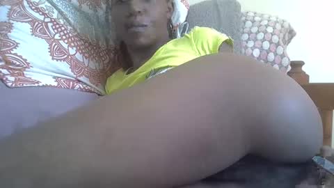 baby_facii online show from March 3, 2025, 1:31 pm