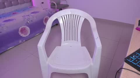 Snapshot of baby_glow01 chatting on November 7, 2025, 1:00 pm baby_glow01 online show from November 7, 2025, 1:00 pm