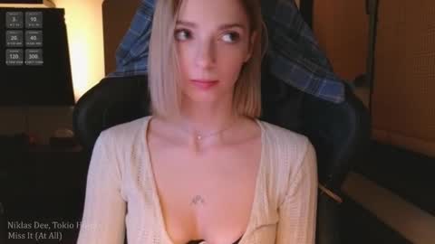 baby gopn1k online show from December 19, 2025, 5:14 am