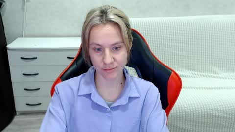 baby_kitte online show from October 28, 2025, 3:32 am