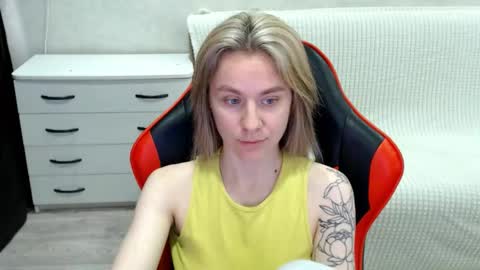 baby_kitte online show from October 29, 2025, 4:37 am