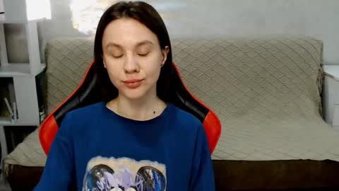 baby_kitte online show from January 19, 2026, 3:43 am