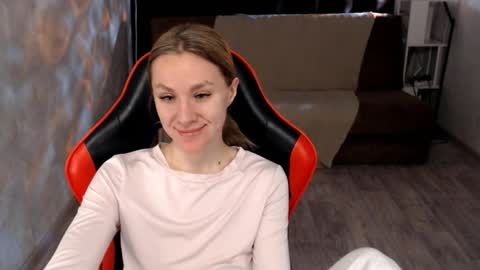 baby_kitte online show from February 10, 2026, 4:05 am