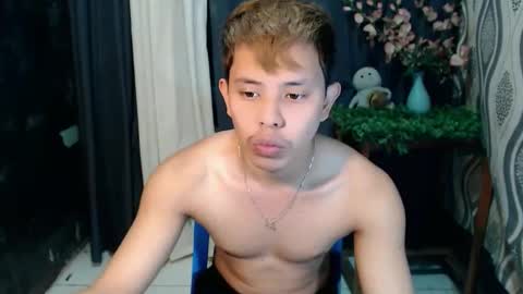 Snapshot of baby_maxxx chatting on March 19, 2026, 6:17 am Max online show from March 19, 2026, 6:17 am