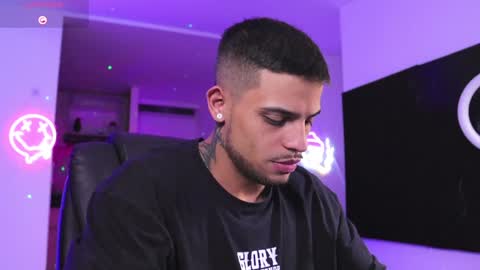 baby_rausch online show from February 4, 2025, 7:40 am