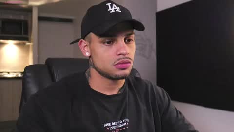 baby_rausch online show from March 8, 2025, 9:39 am