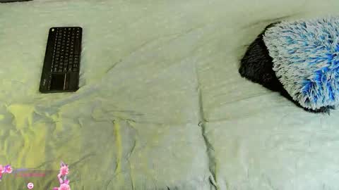 Baby-Rouss online show from November 7, 2025, 1:33 pm