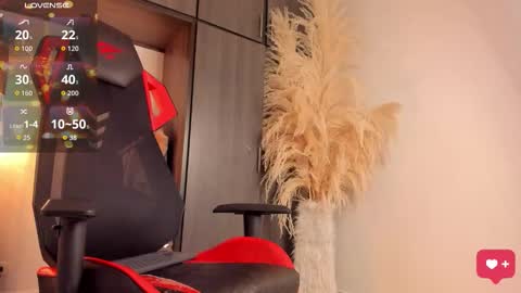 Snapshot of baby_smith chatting on November 21, 2025, 3:05 am FOLLOW ME online show from November 21, 2025, 3:05 am