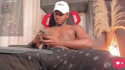 FOLLOW ME  online show from February 5, 2026, 2:54 pm