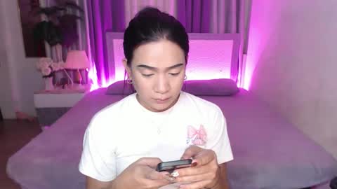   AMANDA  online show from April 17, 2026, 6:44 pm