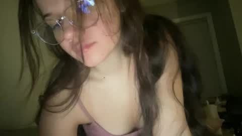 babyaves online show from November 24, 2025, 4:12 am