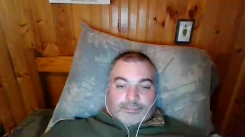 Snapshot of babybaby83 chatting on February 15, 2025, 5:17 pm Darren online show from February 15, 2025, 5:17 pm