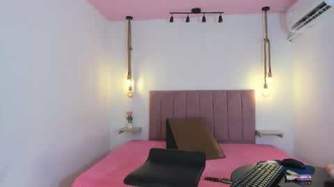 babybrown__ online show from November 26, 2025, 5:25 pm