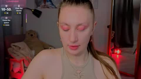 Snapshot of babydarkness chatting on October 10, 2025, 7:29 am Eva online show from October 10, 2025, 7:29 am