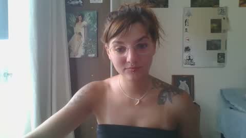 Snapshot of babydemon6 chatting on February 15, 2025, 4:56 pm babydemon6 online show from February 15, 2025, 4:56 pm