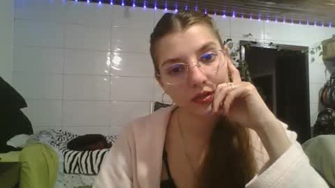 Snapshot of babydemon6 chatting on September 26, 2025, 11:20 pm babydemon6 online show from September 26, 2025, 11:20 pm