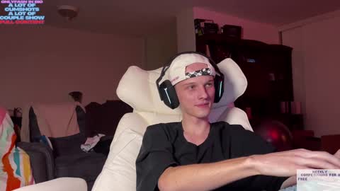 Snapshot of babyfacenorth chatting on January 18, 2025, 2:25 am Big cock boy online show from January 18, 2025, 2:25 am