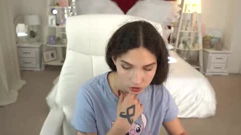 Snapshot of babyflowerr chatting on September 12, 2025, 7:25 pm Sasha online show from September 12, 2025, 7:25 pm