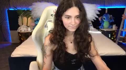 Snapshot of babyflowerr chatting on October 19, 2025, 6:52 pm Sasha online show from October 19, 2025, 6:52 pm