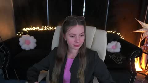 Lady Vi online show from April 21, 2026, 1:06 pm
