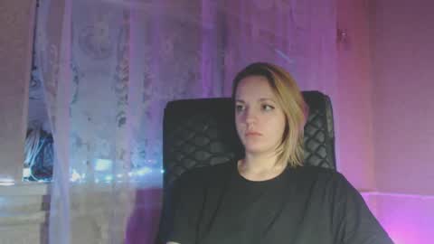 Snapshot of babymuro4ka chatting on January 17, 2025, 8:11 pm Sonya online show from January 17, 2025, 8:11 pm