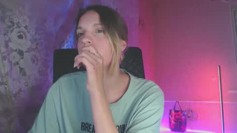 Snapshot of babymuro4ka chatting on September 20, 2025, 7:15 pm Sonya online show from September 20, 2025, 7:15 pm