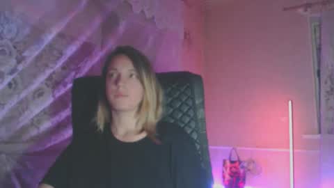 Snapshot of babymuro4ka chatting on October 3, 2025, 7:33 pm Sonya online show from October 3, 2025, 7:33 pm