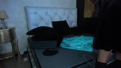 babyy_vi online show from February 19, 2025, 2:23 pm