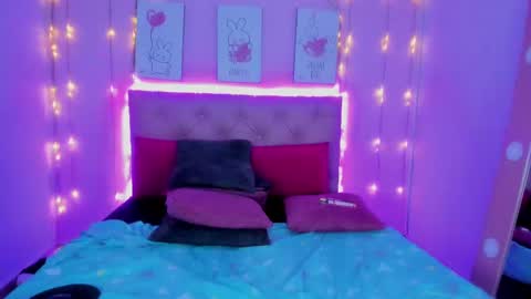 babyy_vi online show from February 21, 2025, 8:38 pm