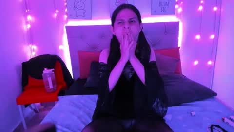 babyy_vi online show from March 8, 2025, 2:51 pm