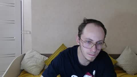 pares with love online show from April 19, 2026, 8:22 pm