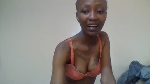 Snapshot of baddie_bunnie chatting on January 11, 2026, 9:36 am baddie_bunnie online show from January 11, 2026, 9:36 am