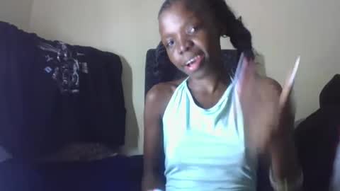 Snapshot of baddie_floxxy chatting on April 20, 2026, 7:04 pm baddie_floxxy online show from April 20, 2026, 7:04 pm