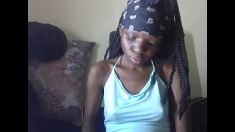 Snapshot of baddie_floxxy chatting on May 22, 2026, 6:35 pm baddie_floxxy online show from May 22, 2026, 6:35 pm